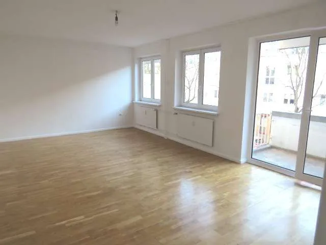 Berkaer Str. in Berlin-Schmargendorf, hell, sehr großes Zimmer, schöner Balkon, 1.OG — photo 1